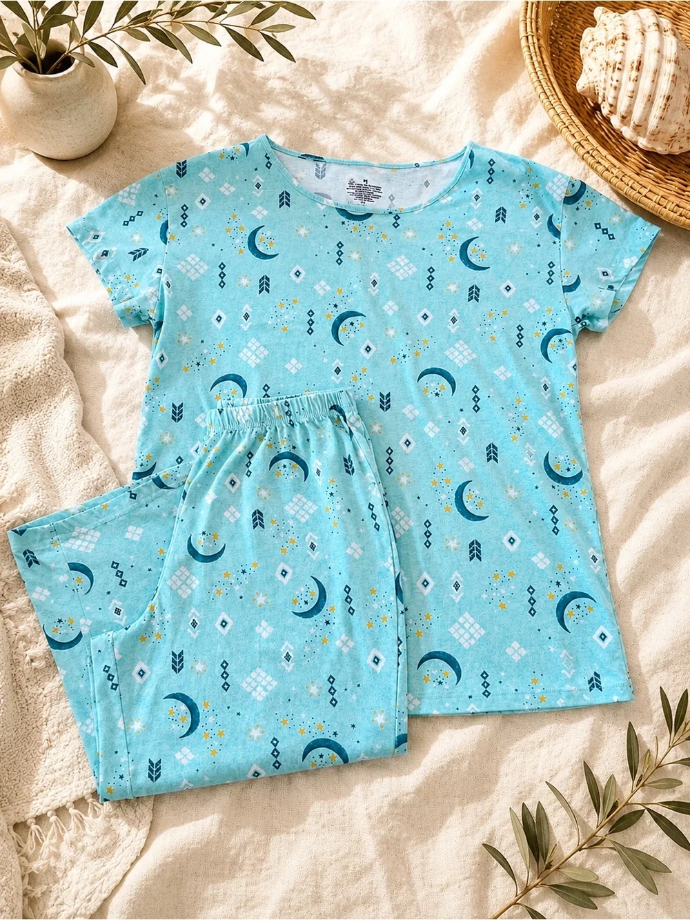 ✨ Pajama Set Blue Moon Stars Short Sleeve Cropped Capri Lounge PJs Size M